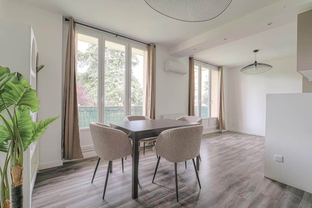 Le Pressense, Ideal Sejour Pro Ou Familiale Vénissieux エクステリア 写真